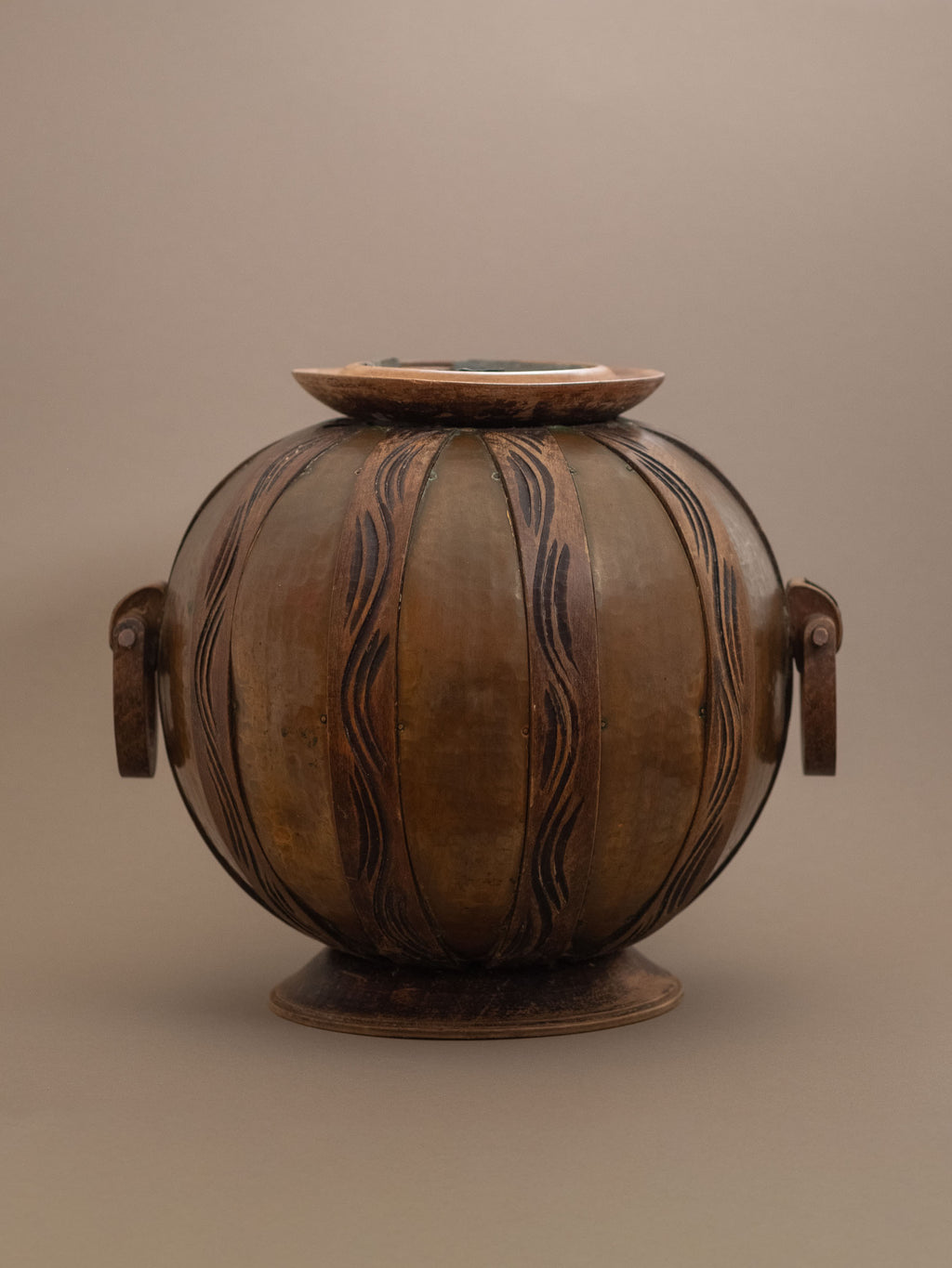 Full front view of attributed Gustave Serrurier-Bovy copper and carved wood Art Nouveau vase, Belgium, circa 1900.