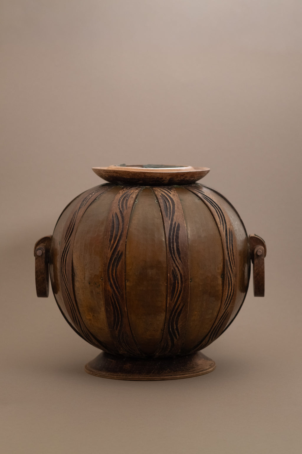 Full front view of attributed Gustave Serrurier-Bovy copper and carved wood Art Nouveau vase, Belgium, circa 1900.