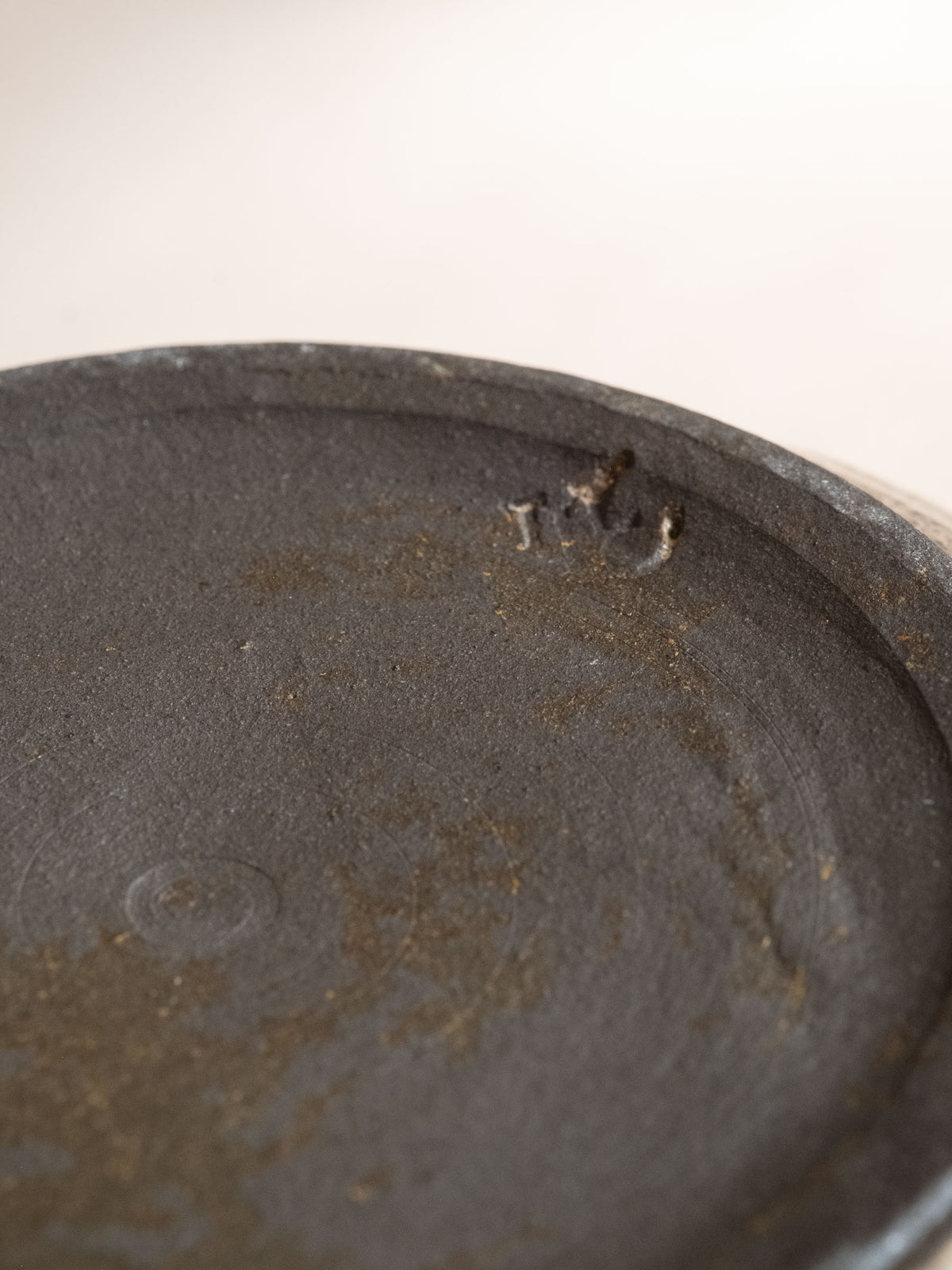Underside of the Heiner Hans Körting ceramic vase showing the impressed base mark.